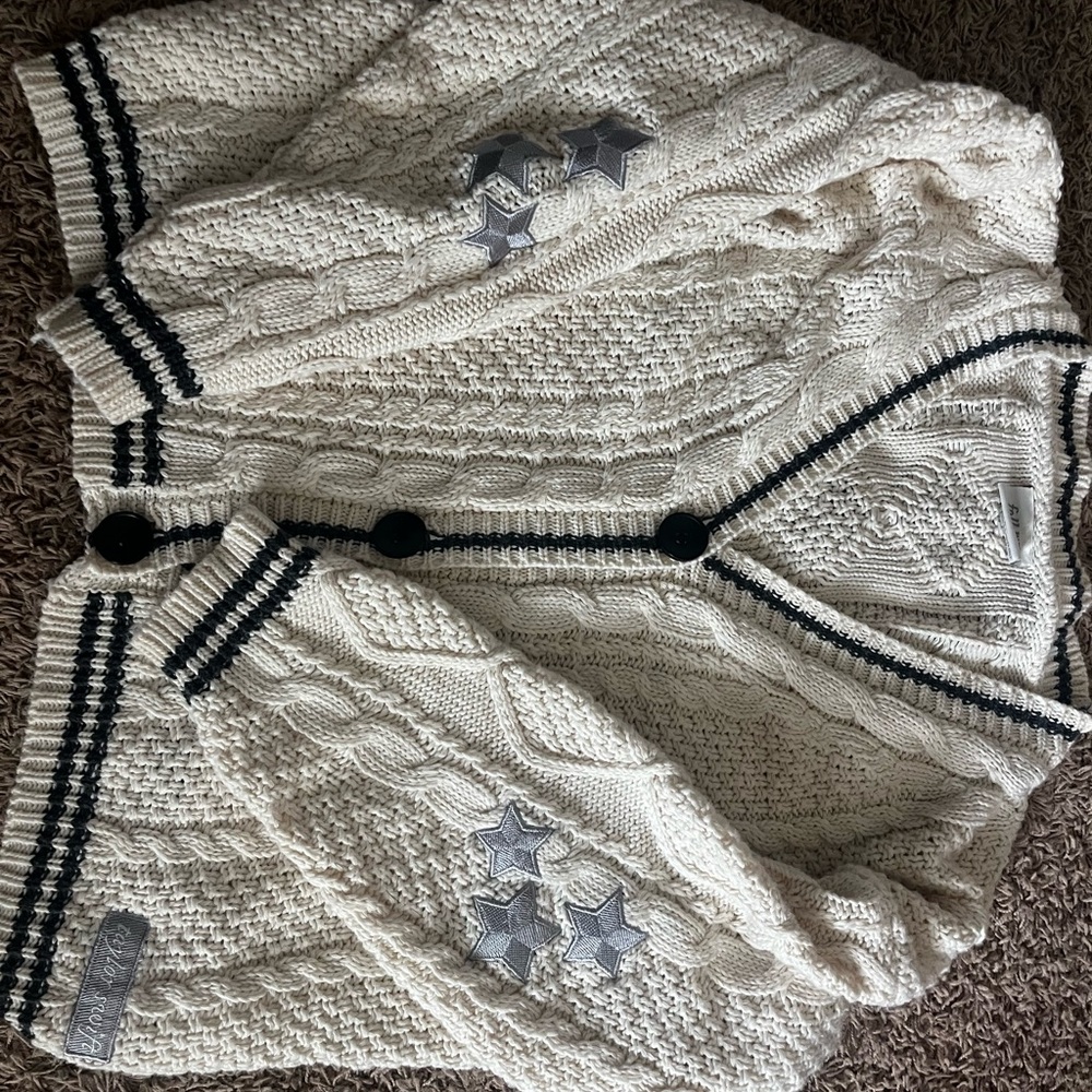 Elegant White Cable Knit Sweater